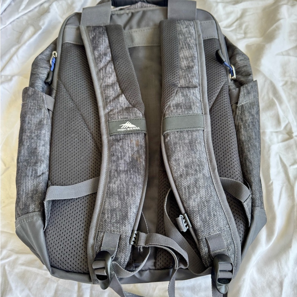 High Sierra 24L Everyday Grab Handle Backpack, Gray Patterned New WITHOUT Tags - Picture 4 of 10